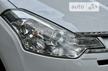 Позашляховик / Кросовер Citroen C-Crosser 2011 в 