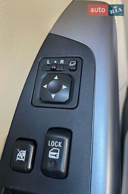 Позашляховик / Кросовер Citroen C-Crosser 2011 в 