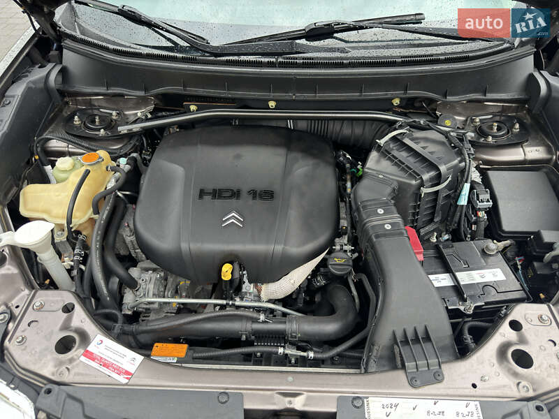 Позашляховик / Кросовер Citroen C-Crosser 2012 в Стрию