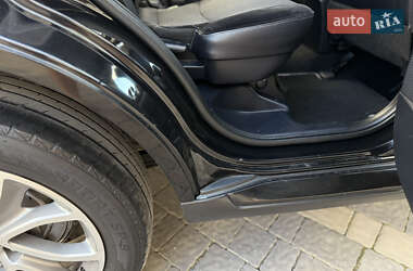Позашляховик / Кросовер Citroen C-Crosser 2010 в 