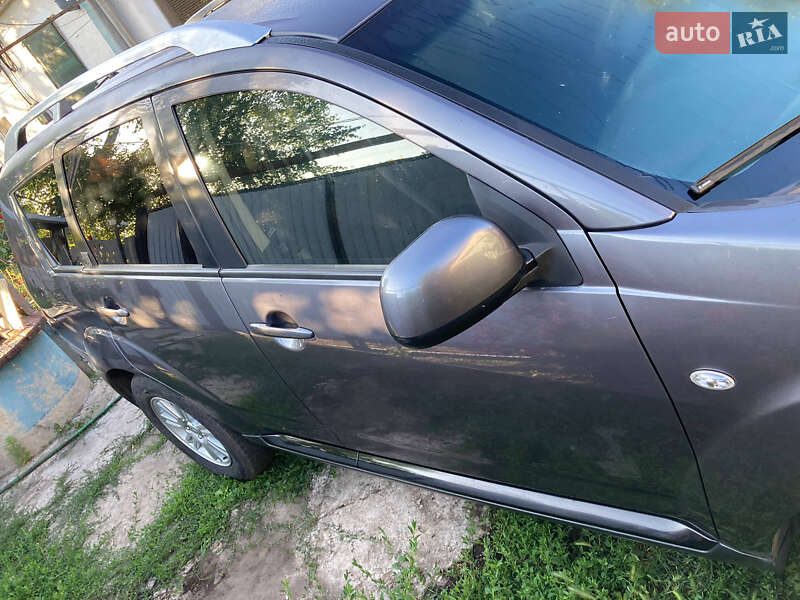 Внедорожник / Кроссовер Citroen C-Crosser 2009 в Вольногорске