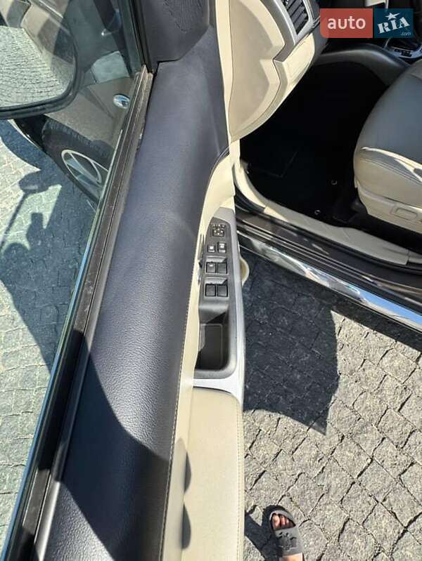 Внедорожник / Кроссовер Citroen C-Crosser 2010 в Скалате