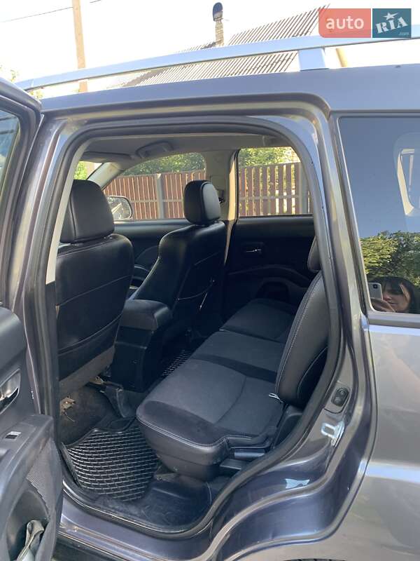 Позашляховик / Кросовер Citroen C-Crosser 2009 в Чернівцях