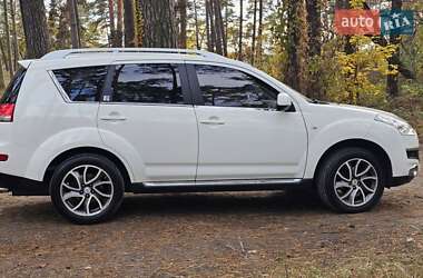 Позашляховик / Кросовер Citroen C-Crosser 2010 в 