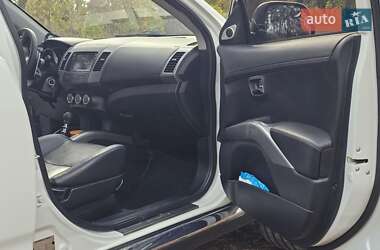 Позашляховик / Кросовер Citroen C-Crosser 2010 в 