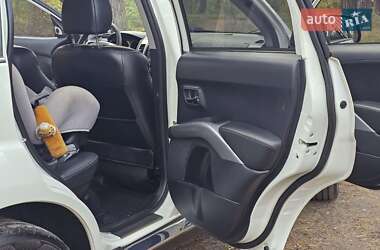 Позашляховик / Кросовер Citroen C-Crosser 2010 в 