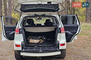 Позашляховик / Кросовер Citroen C-Crosser 2010 в 