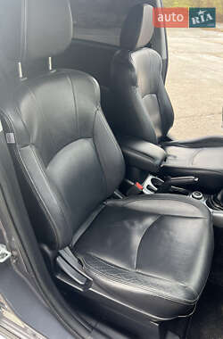 Позашляховик / Кросовер Citroen C-Crosser 2010 в  фото 11 Позашляховик / Кросовер Citroen C-Crosser 2010 в