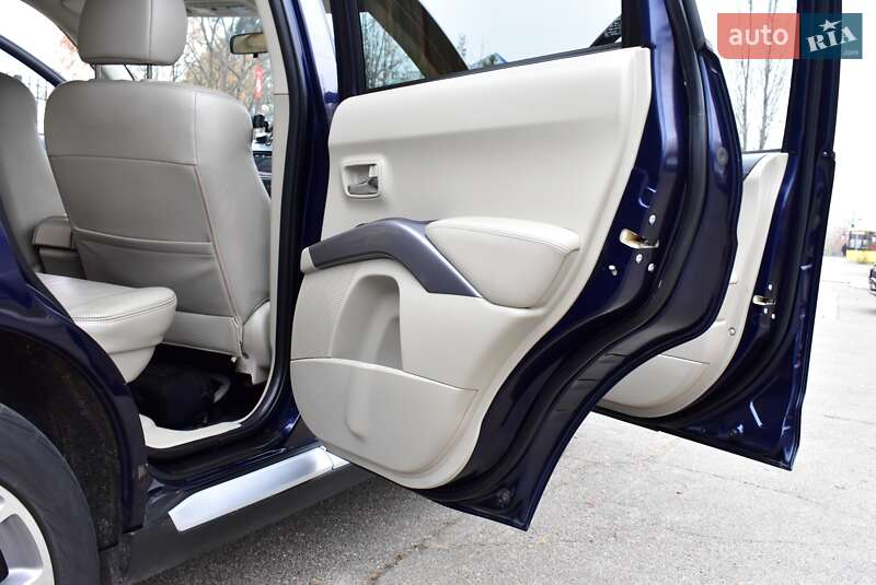 Внедорожник / Кроссовер Citroen C-Crosser 2012 в Киеве