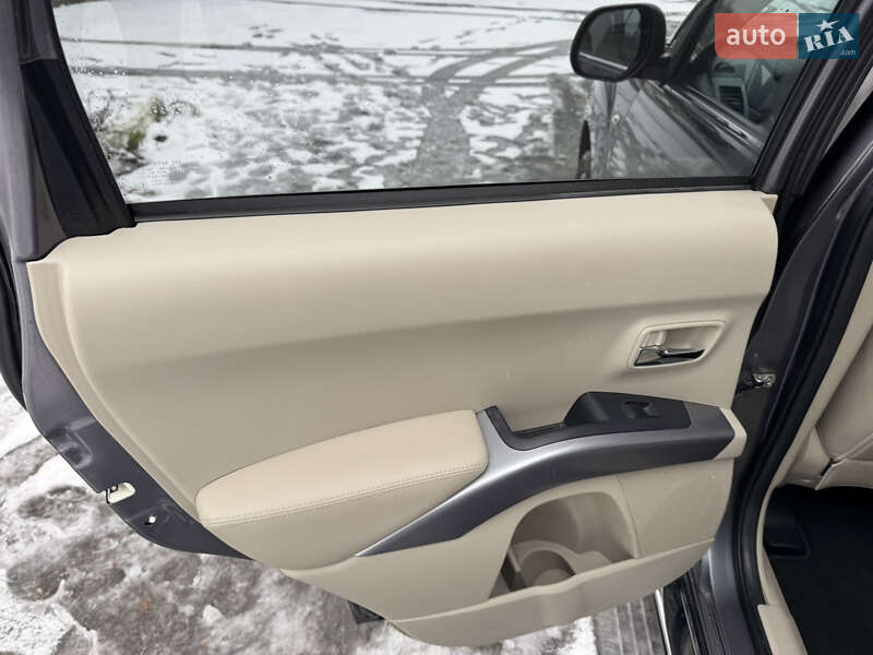 Позашляховик / Кросовер Citroen C-Crosser 2010 в Радивиліві