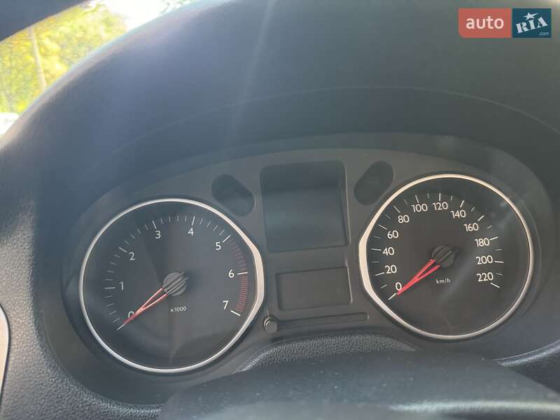 Седан Citroen C-Elysee 2013 в Ладыжине