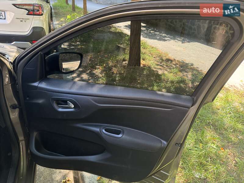 Седан Citroen C-Elysee 2013 в Ладыжине