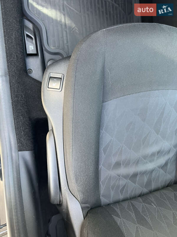 Седан Citroen C-Elysee 2013 в Черновцах фото 23 Седан Citroen C-Elysee 2013 в Черновцах