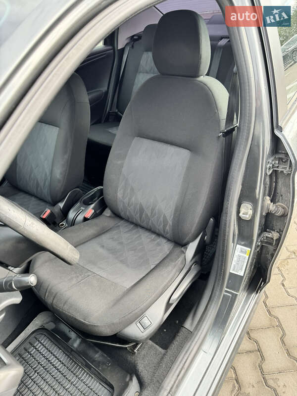 Седан Citroen C-Elysee 2013 в Киеве фото 12 Седан Citroen C-Elysee 2013 в Киеве