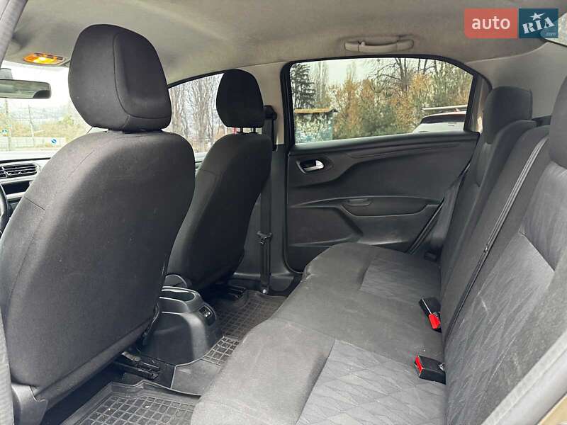 Седан Citroen C-Elysee 2017 в Києві фото 16 Седан Citroen C-Elysee 2017 в Києві