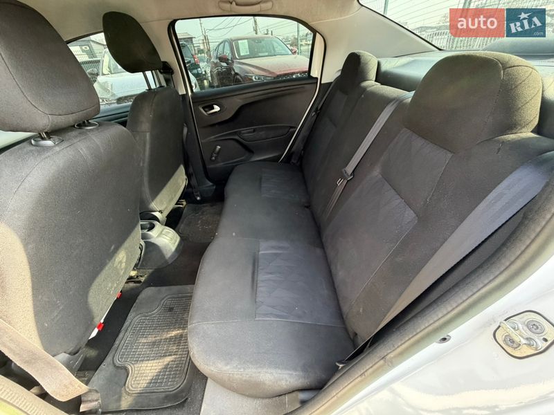 Седан Citroen C-Elysee 2013 в Киеве фото 17 Седан Citroen C-Elysee 2013 в Киеве