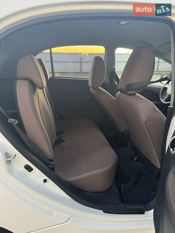Хетчбек Citroen C-Zero 2011 в Луцьку