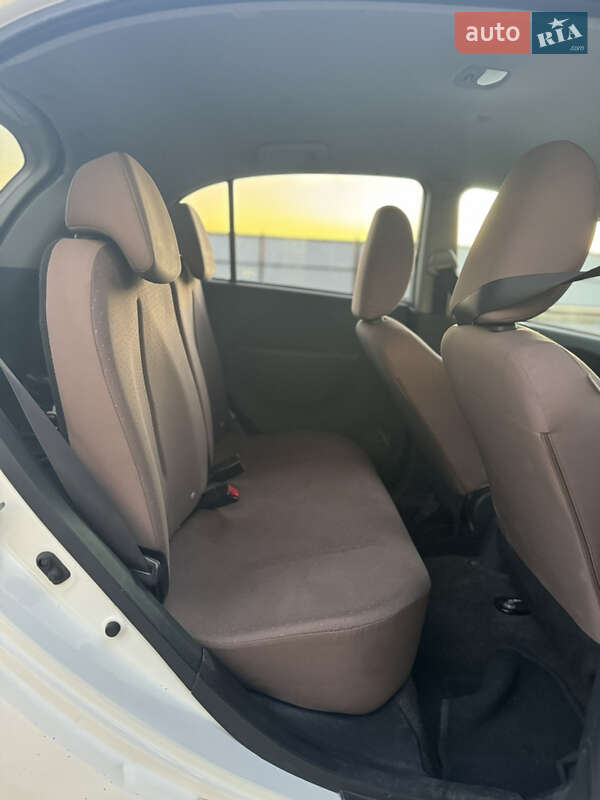 Хэтчбек Citroen C-Zero 2011 в Луцке