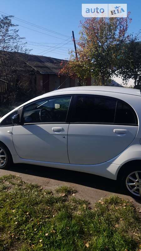 Хэтчбек Citroen C-Zero 2011 в Полонном