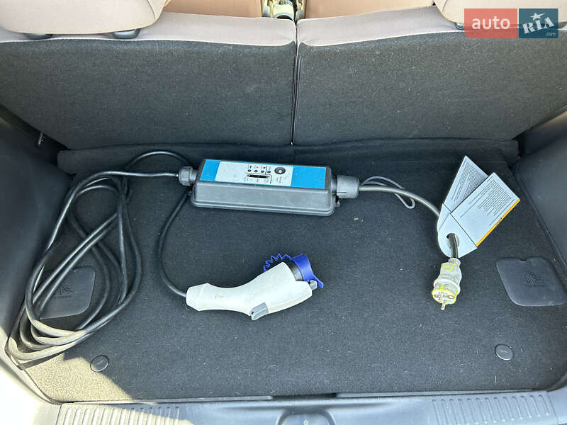 Хэтчбек Citroen C-Zero 2016 в Хмельницком фото 16 Хэтчбек Citroen C-Zero 2016 в Хмельницком