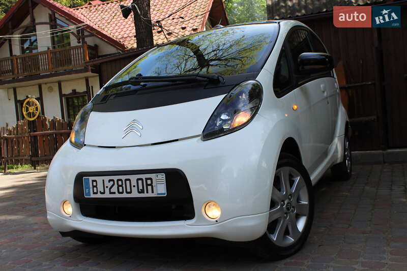 Хэтчбек Citroen C-Zero 2011 в 