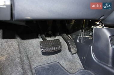 Хэтчбек Citroen C-Zero 2011 в 