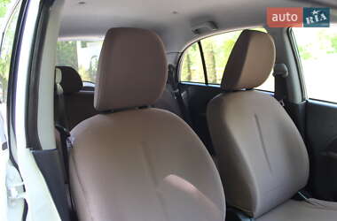 Хэтчбек Citroen C-Zero 2011 в 
