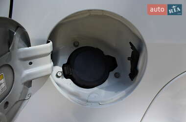 Хэтчбек Citroen C-Zero 2011 в 