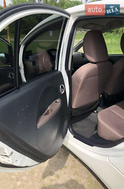 Хэтчбек Citroen C-Zero 2012 в 