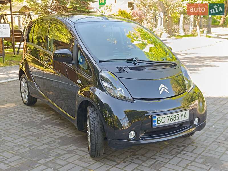 Хэтчбек Citroen C-Zero 2012 в Сходнице