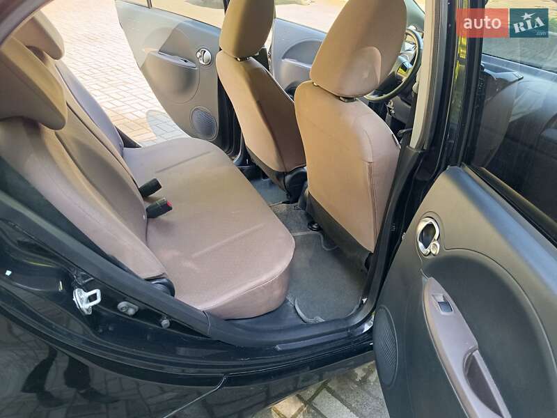 Хэтчбек Citroen C-Zero 2012 в Сходнице