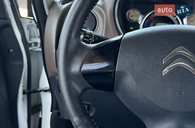 Хэтчбек Citroen C-Zero 2012 в 