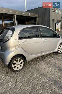 Хэтчбек Citroen C-Zero 2011 в 