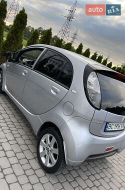 Хэтчбек Citroen C-Zero 2011 в 