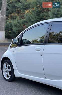 Хэтчбек Citroen C-Zero 2012 в 