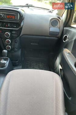 Хэтчбек Citroen C-Zero 2013 в 