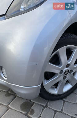 Хэтчбек Citroen C-Zero 2011 в 