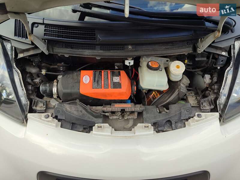 Хетчбек Citroen C-Zero 2011 в Сквирі