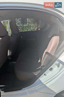 Хэтчбек Citroen C-Zero 2010 в 