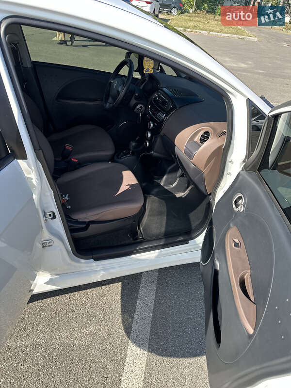Хэтчбек Citroen C-Zero 2013 в Киеве