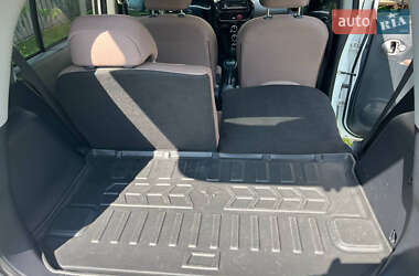 Хэтчбек Citroen C-Zero 2011 в 