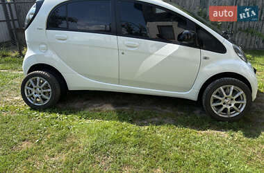 Хэтчбек Citroen C-Zero 2011 в 
