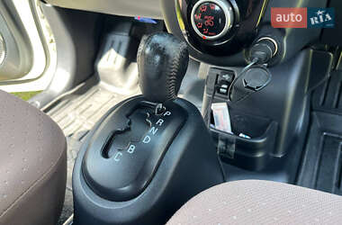 Хэтчбек Citroen C-Zero 2011 в 