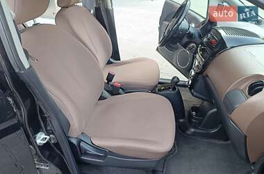 Хэтчбек Citroen C-Zero 2011 в 