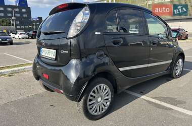 Хэтчбек Citroen C-Zero 2011 в 