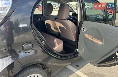 Хэтчбек Citroen C-Zero 2011 в 