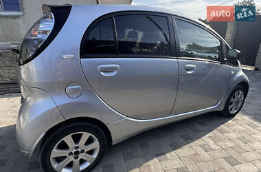 Хэтчбек Citroen C-Zero 2011 в 