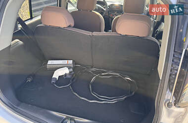Хэтчбек Citroen C-Zero 2011 в 