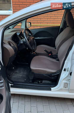Хэтчбек Citroen C-Zero 2012 в 