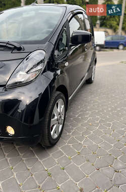Хэтчбек Citroen C-Zero 2011 в 